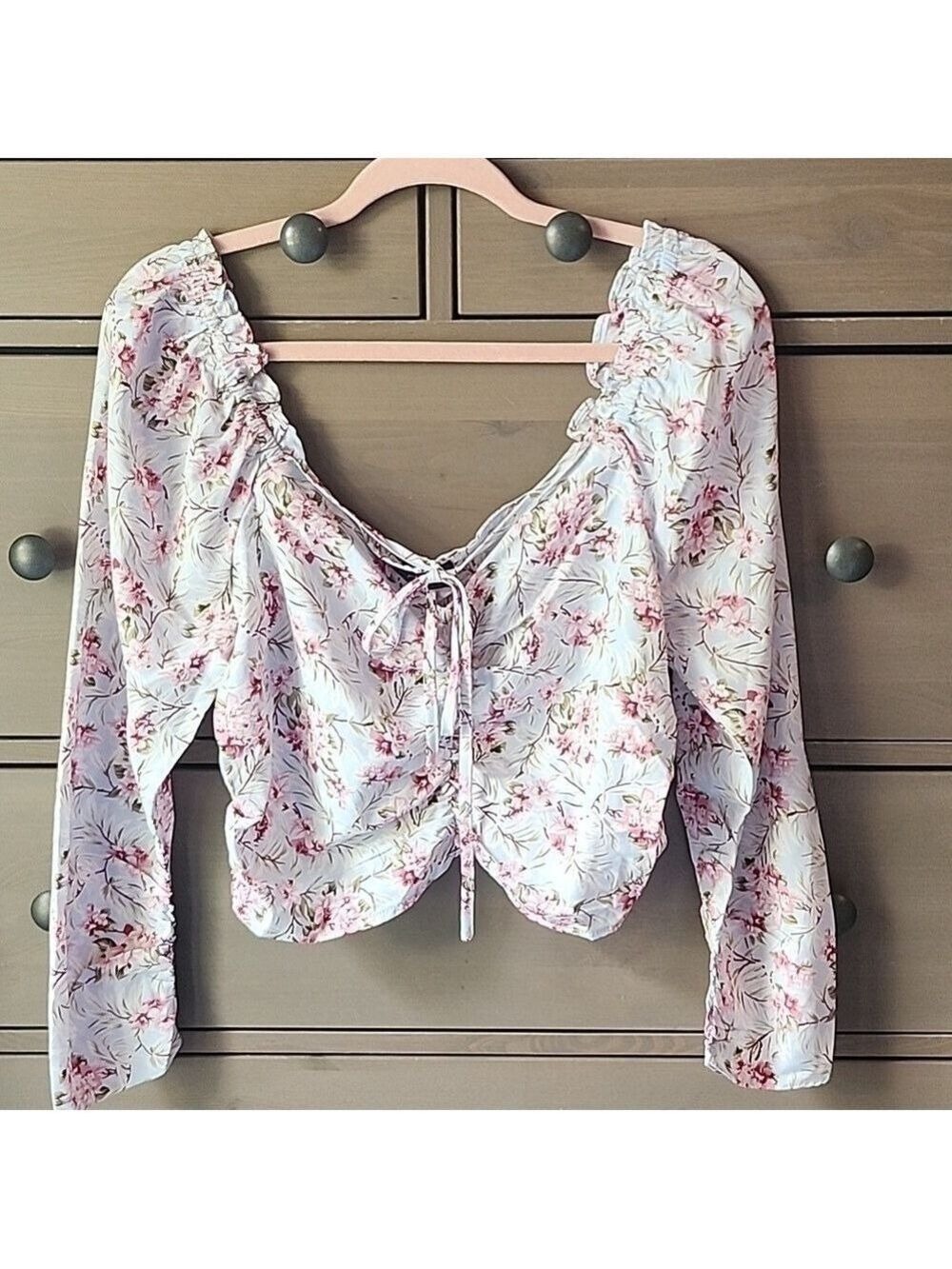 FLORAL LONG SLEEVE CROP TOP SIZE LARGE